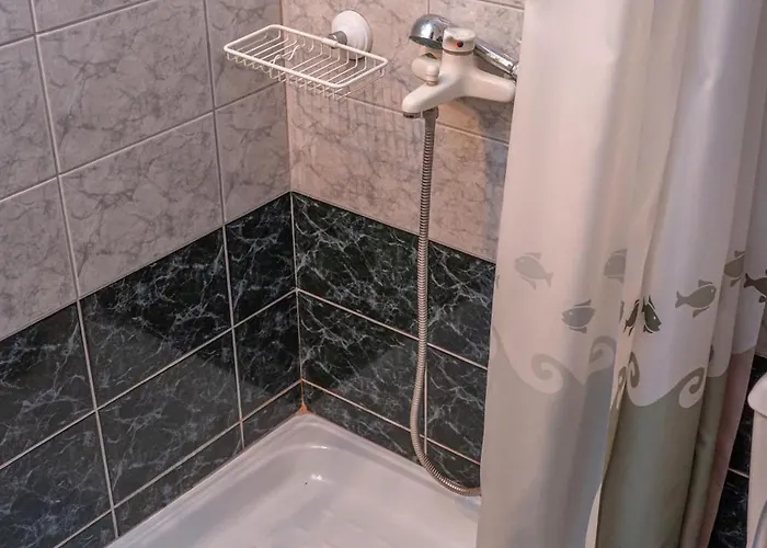 Jayne's - Getaways *